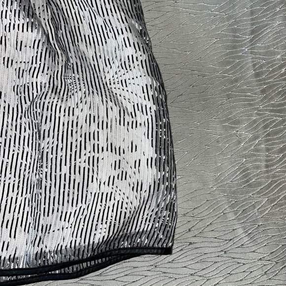 SHORT NEUTRAL COCKTAIL SKIRT - Picture 2 of 4